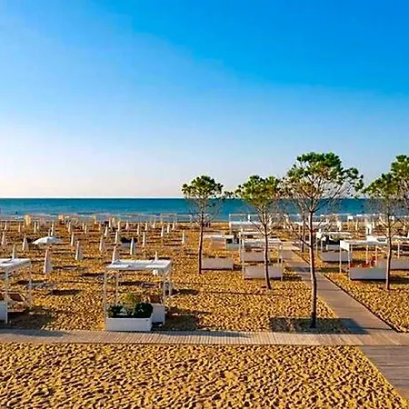 Hotel Colourful And Practical Flat In Bibione