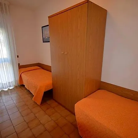 Hotel Colourful And Practical Flat In